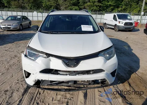 2018 Toyota Rav4 Le z USA, uszkodzony, nr VIN JTMZFREV0JJ742800